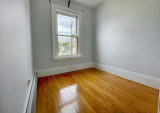 Photo - 35 Green St Unit 2