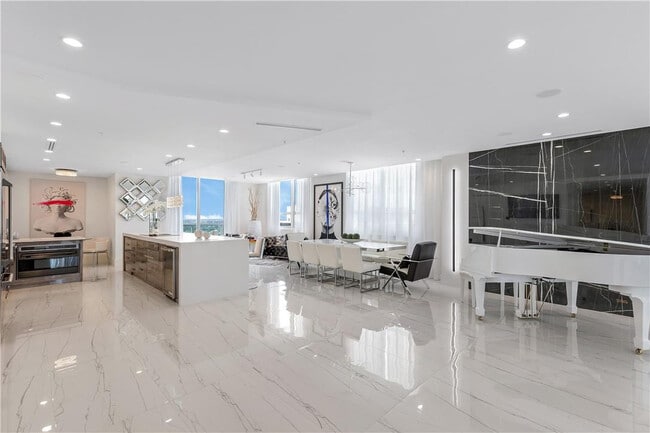 Photo - 350 SE 2nd St Unidad GPH-90