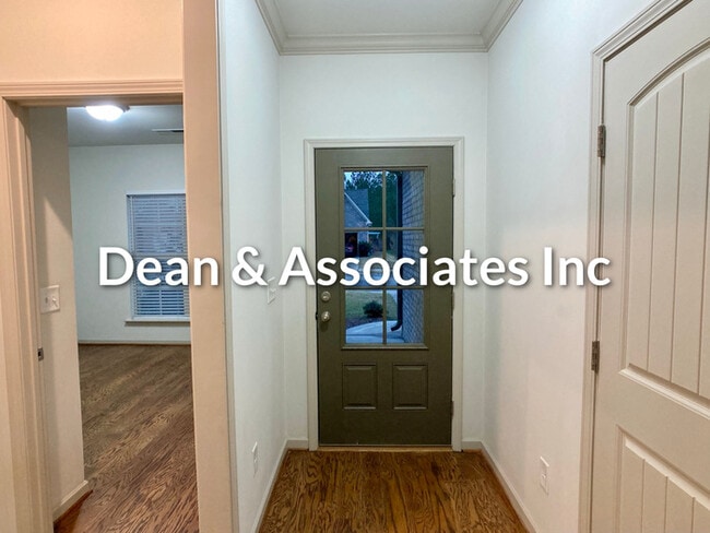 Photo - 2044 Springfield Dr