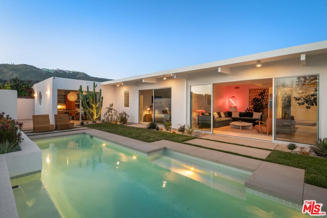 Photo - 1227 Tellem Dr