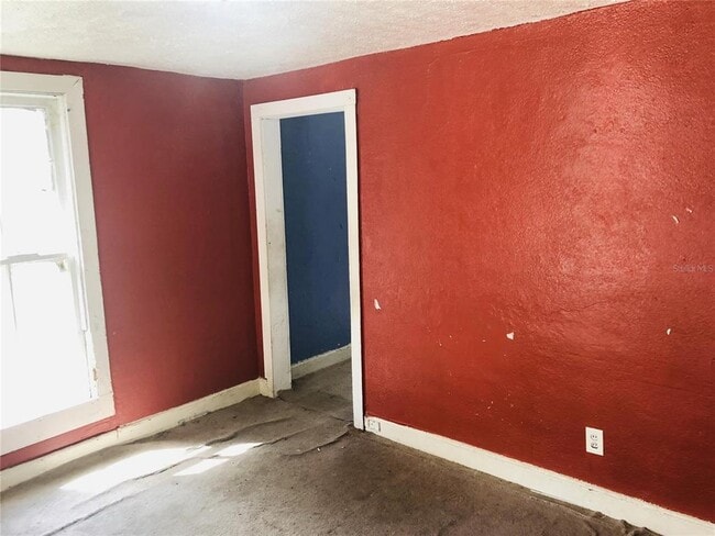 Photo - 2551 Calvin St