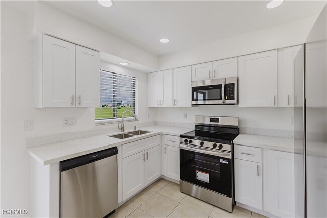 Building Photo - 741 NE 7th Pl Rental