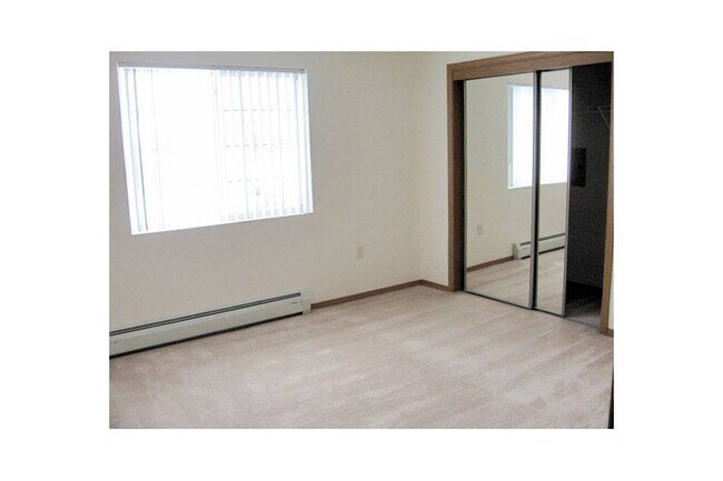 Photo - COMMERCIAL SQUARE APTS