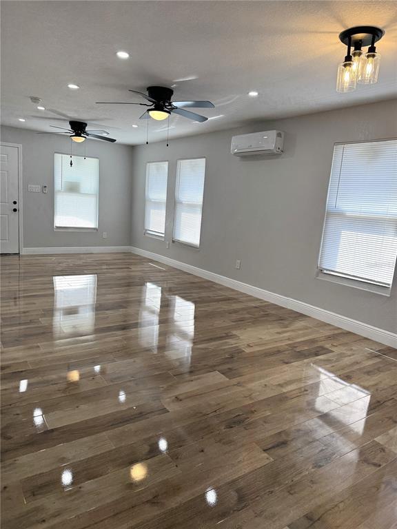 Photo - 319 Ave P NE