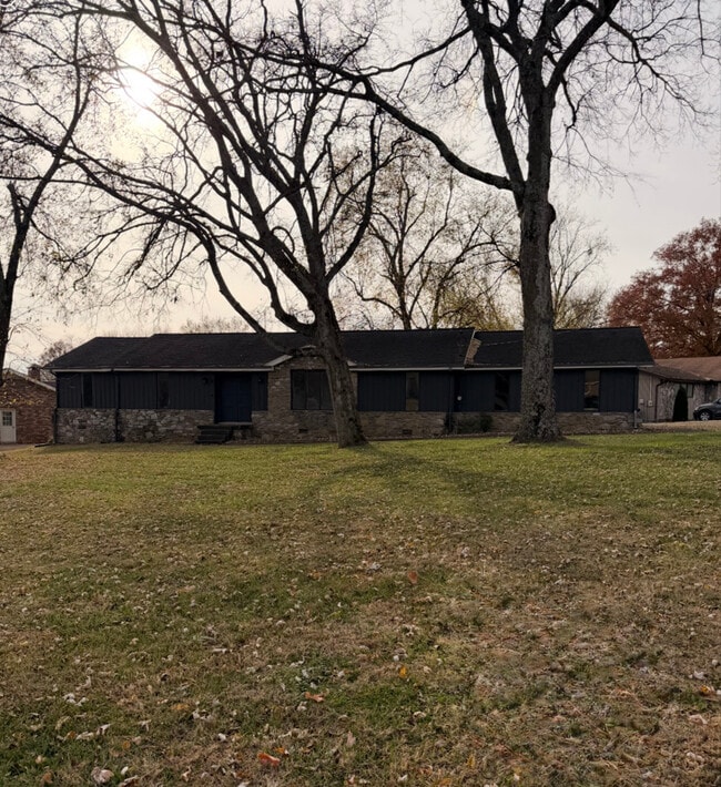 Building Photo - 142 Allen Dr