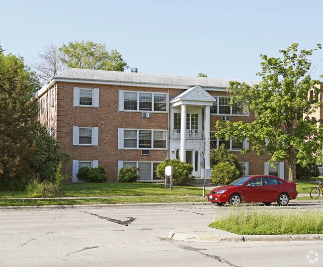Highland Court Apartments - Highland Court Apartments