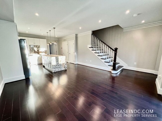 Photo - 4525 1/2 Georgia Avenue NW-#1 Unidad #1