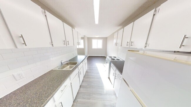 Photo - 10105-10107 107 Ave Unit 101