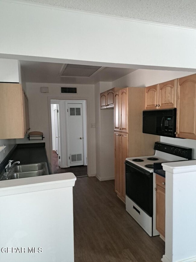 Photo - 1504 Fairfield Dr