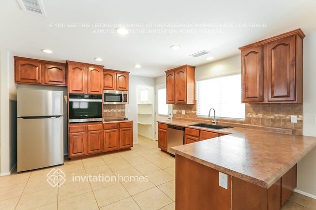 Photo - 401 E Fremont Dr