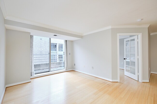 Building Photo - 1275 25th St NW Unit 808