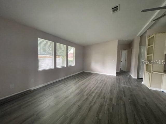 1211 Panama Pl