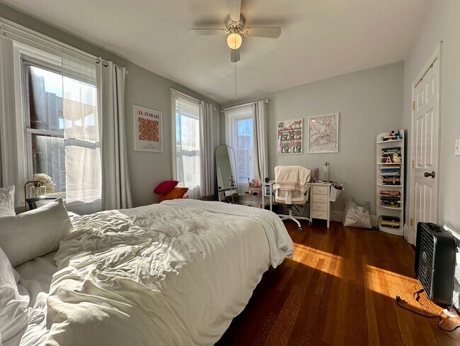 Photo - Perfect Apt: Modern, Sunny & Spacious!  Apt in The Perfect Location near BU Campus with Heat and ...