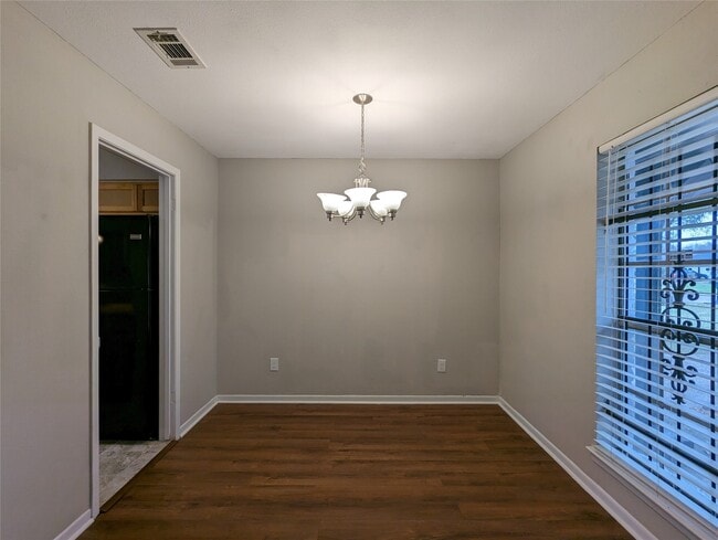 Photo - 8410 Rinn St