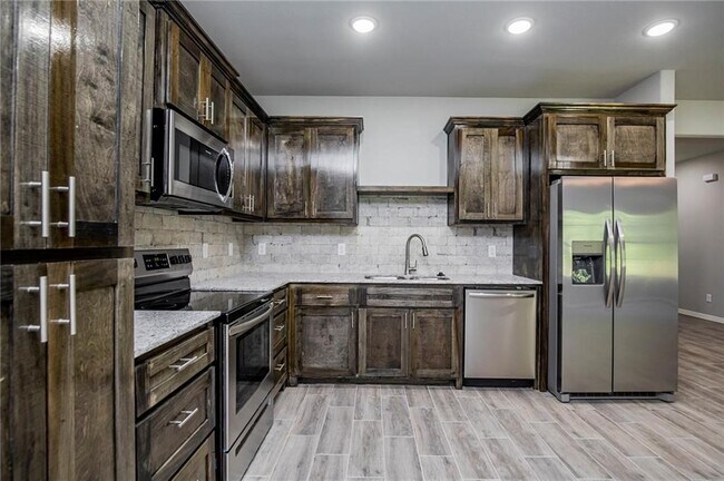 Photo - 1903 Azlin Pl Unit B