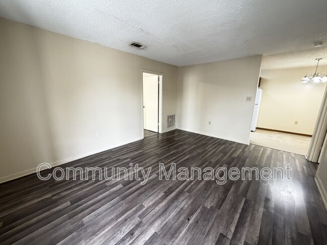 Building Photo - 5137 Weston Unit Apt C