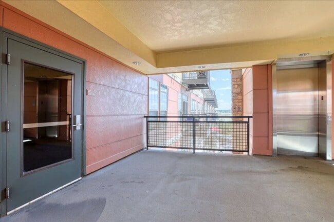 Photo - Gorgeous 2Bed/2Bath Condo in Vantage Point!
