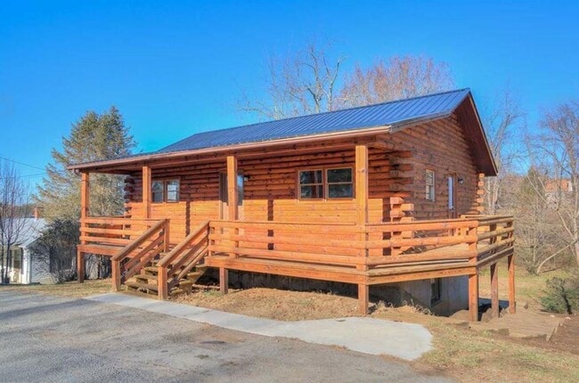 Building Photo - 550 Colhoun| Move In Ready!