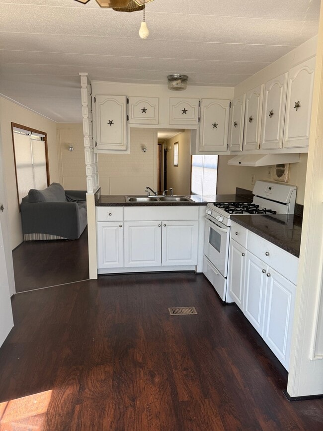 Photo - 24195 King Rd