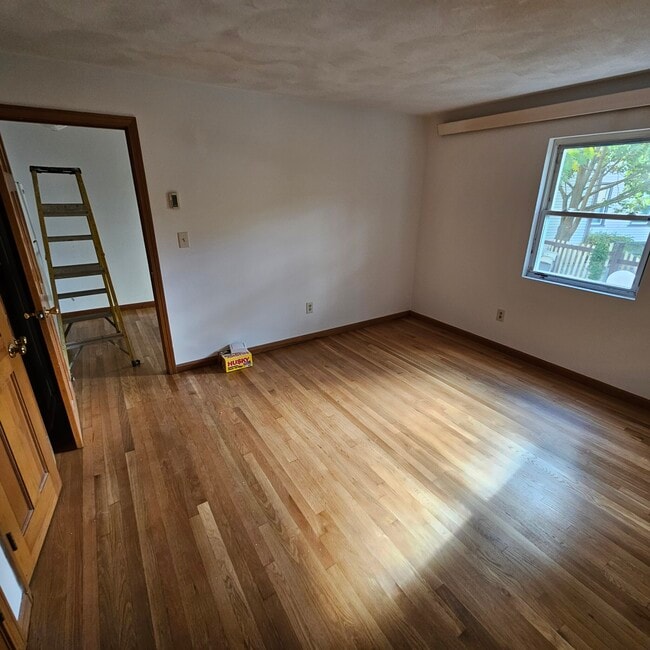 Building Photo - 54 Vineland St Unit 1
