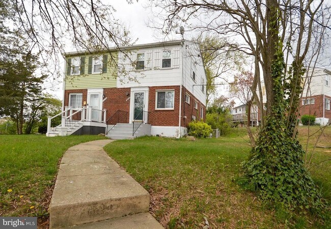 5000 Surrey Ln