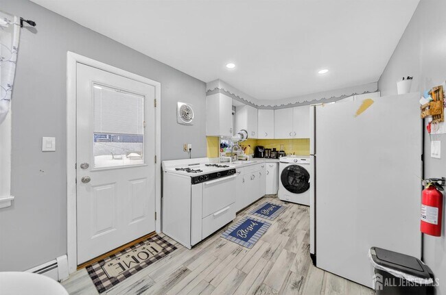 Photo - 80 Poplar St