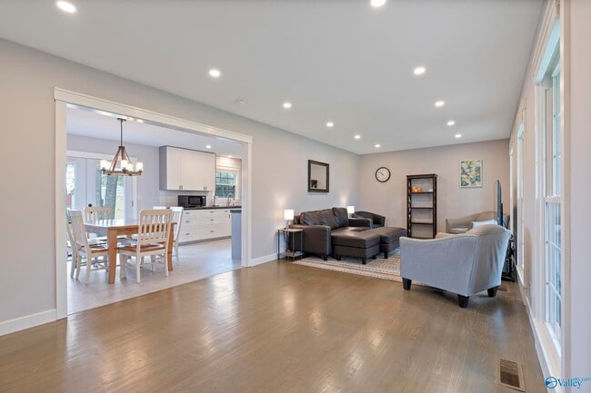 Photo - 1801 Carson Ln NW