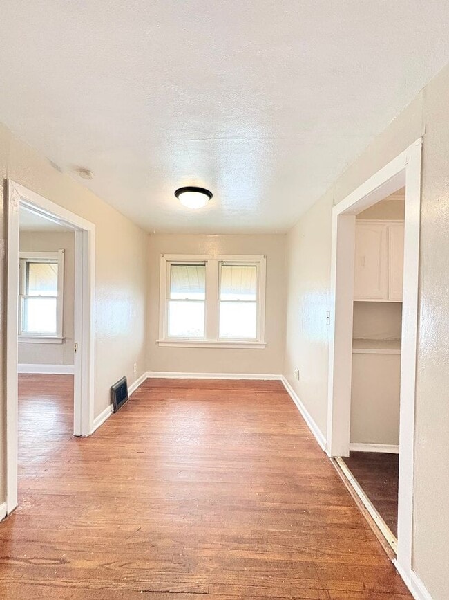 Photo - 1727 Marne Ave