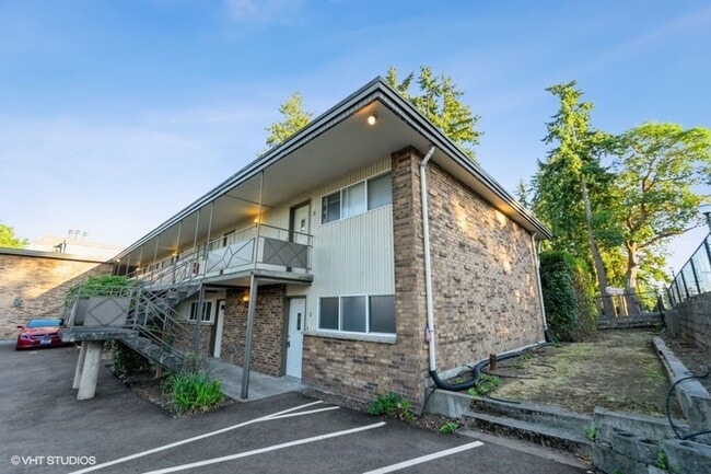 Photo - Van Lloyd Apartments