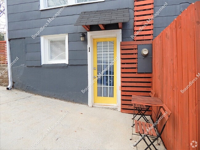 Building Photo - 522 Morgan St NE Rental
