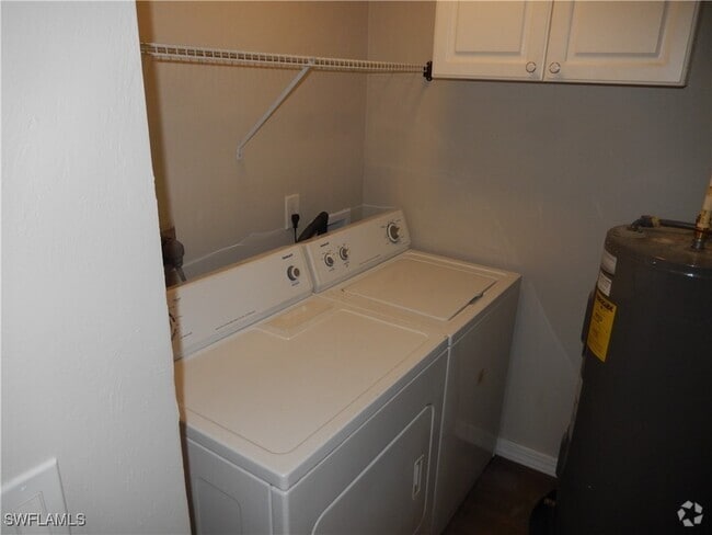 Building Photo - 1416 SW 50th St Unit 63 Rental