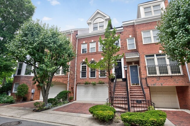 Building Photo - 1533 N Colonial Ct Rental