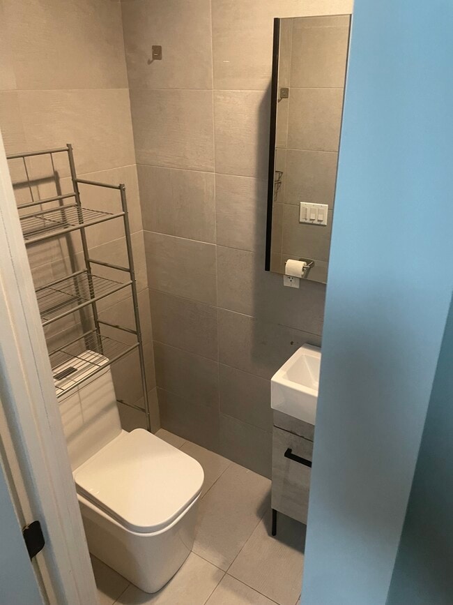 Private bath in bedroom - 1689 Sterling Pl