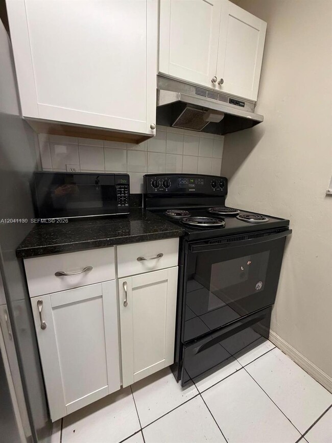 Photo - 314 S J St Unit 4