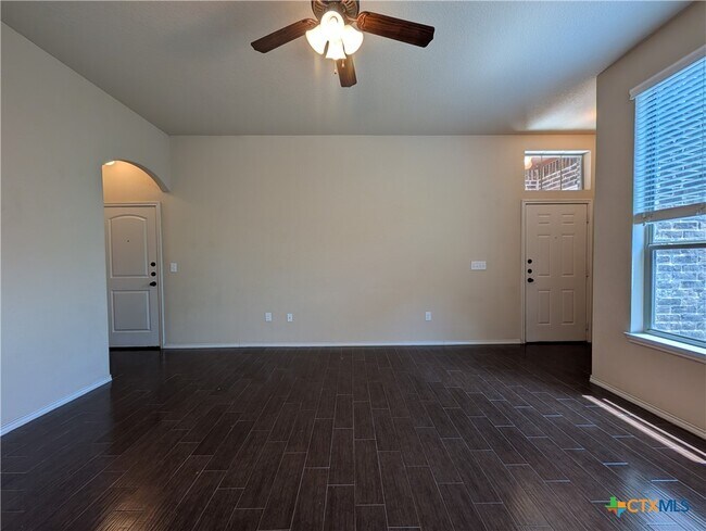Photo - 622 Creekside Cir