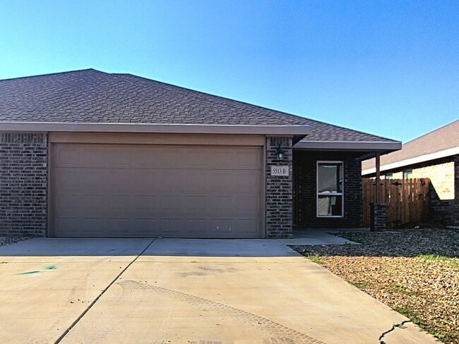 New 3/2/2 Duplex in Northwest Lubbock - New 3/2/2 Duplex in Northwest Lubbock Townhome