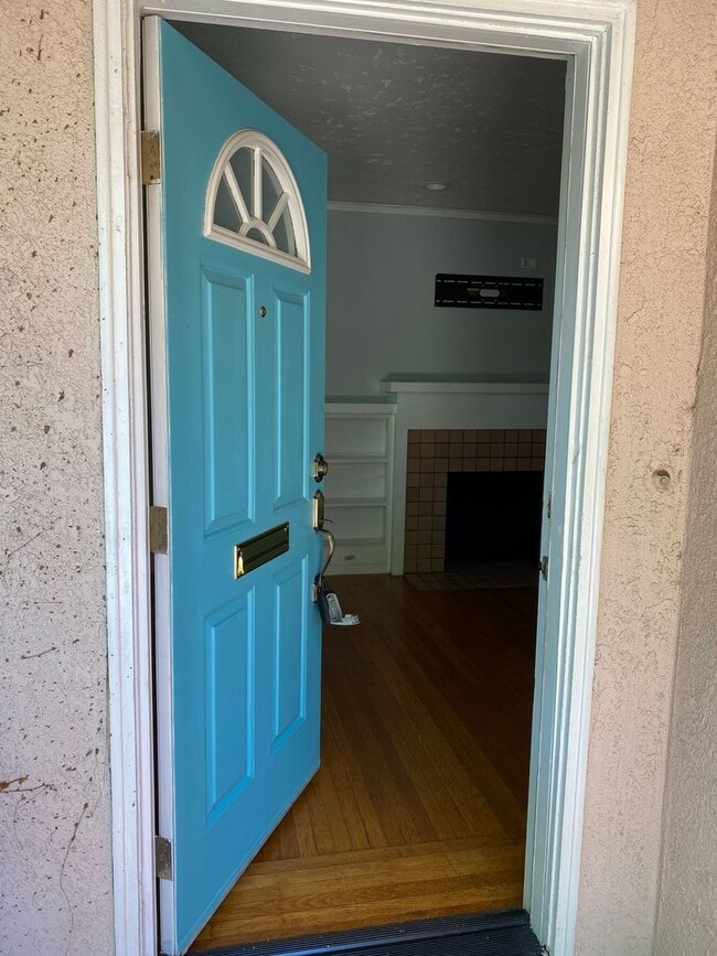 Photo - Charming 2 bed/1 bath cottage only 2 blocks from McKinley Park -Available in the beginning of July!
