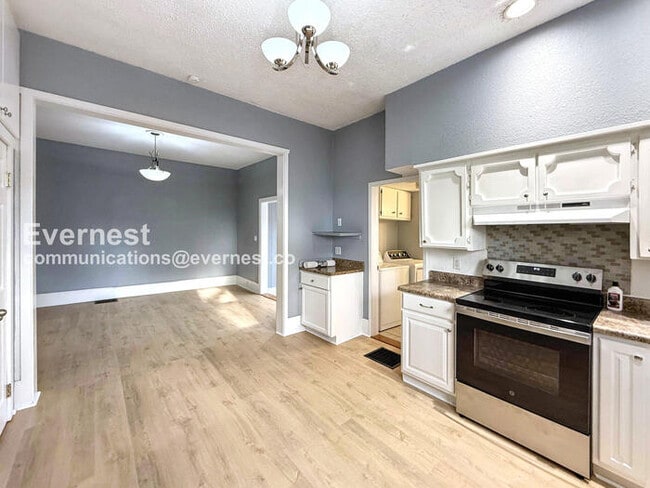 Photo - 5005 6th Ave S