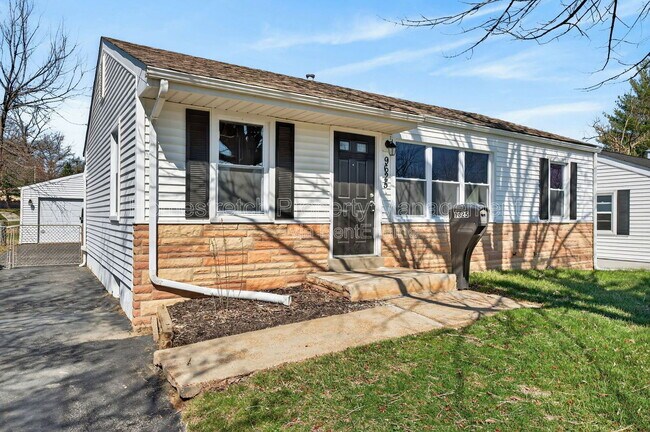 Photo - 9625 Theodosia Ave