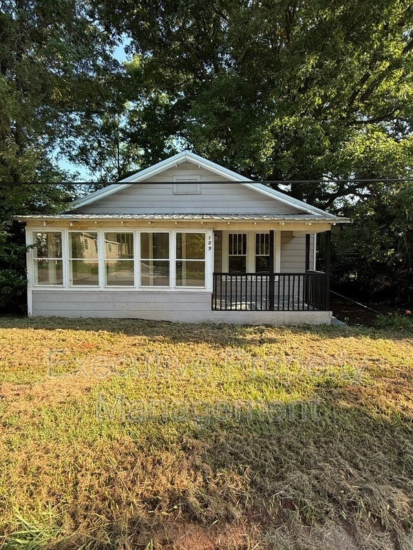 Photo - 109 Oak Ave