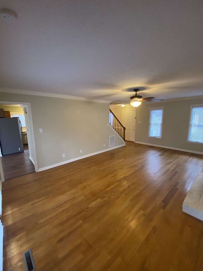 Photo - Charming 3 Bed Colonial in Woodcroft!
