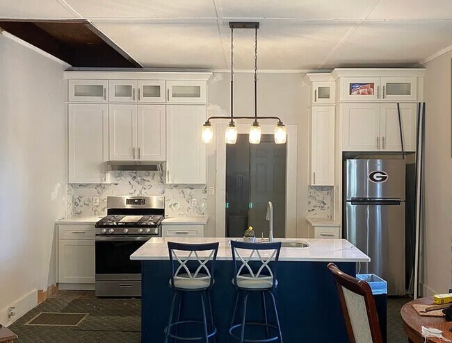 Photo - 147 White Cir