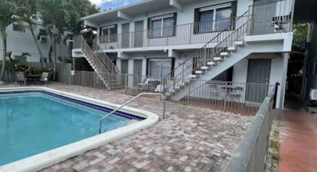 Building Photo - 23 NE 23rd Ave