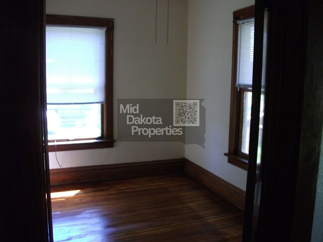 Photo - 630 E 4th St