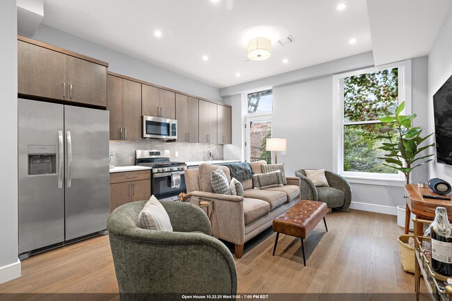 Building Photo - 56 3rd St Unit 1