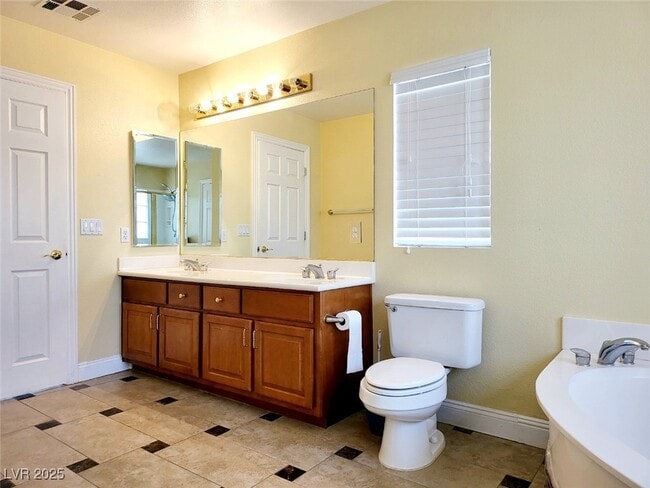 Photo - 10885 Fintry Hills St