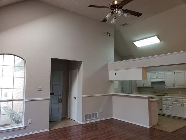 Photo - 940 S Old Orchard Ln