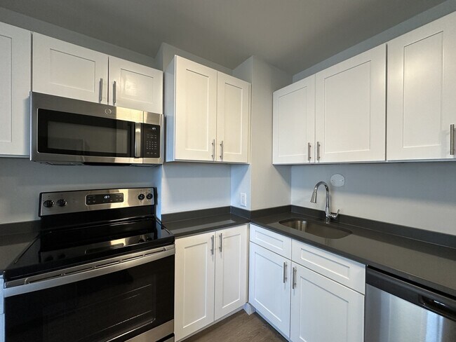 Photo - 1349 N Dearborn St Unit B41