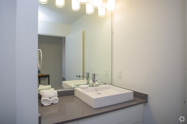 2BR, 2BA - 1492SF - B25U