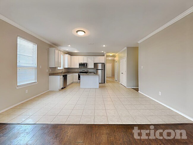 Photo - 404 Chert Ln